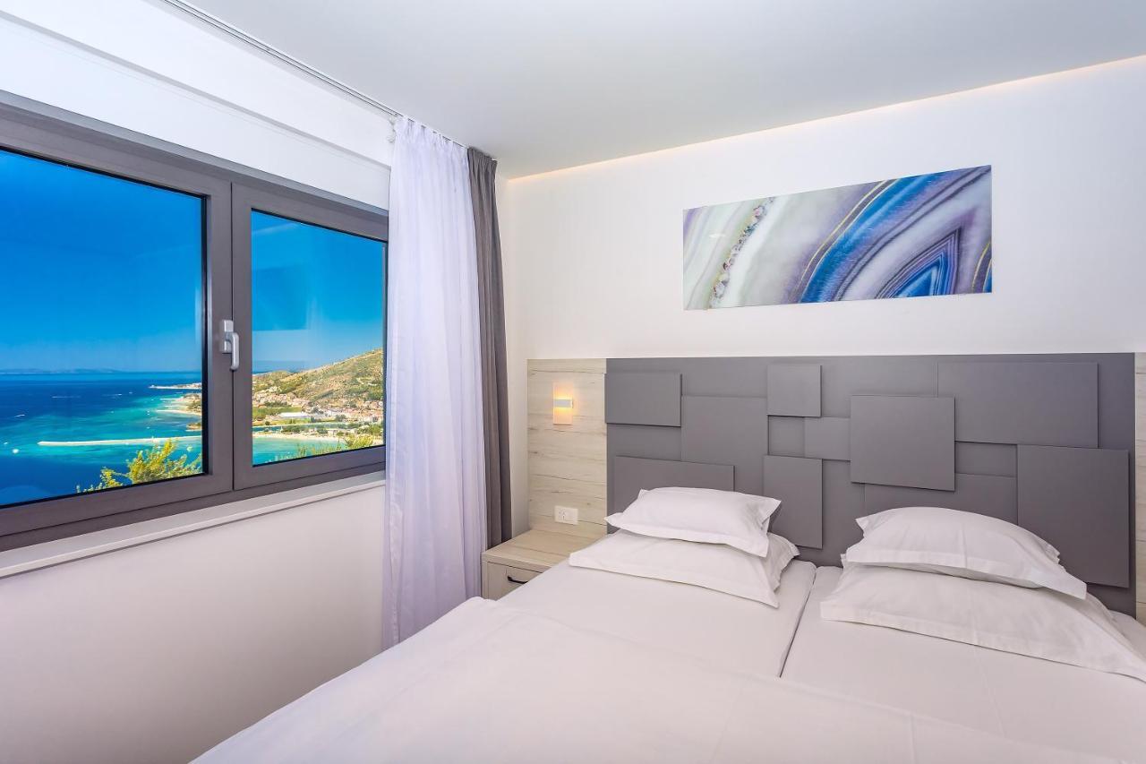Villa Belvedere With Heated Pool, Billiards, Media Room, Sea Views,10 Pax Оміш Екстер'єр фото