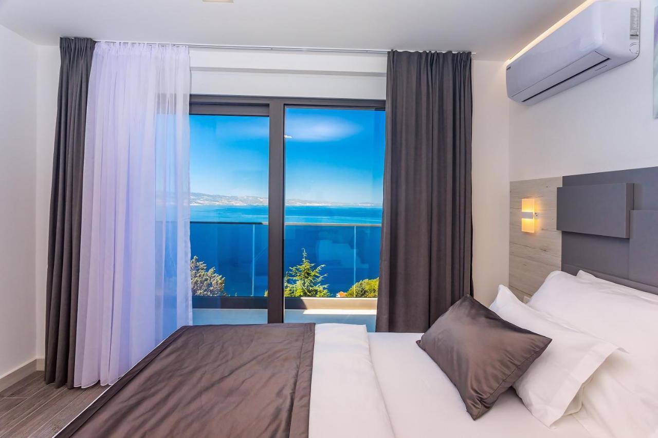 Villa Belvedere With Heated Pool, Billiards, Media Room, Sea Views,10 Pax Оміш Екстер'єр фото