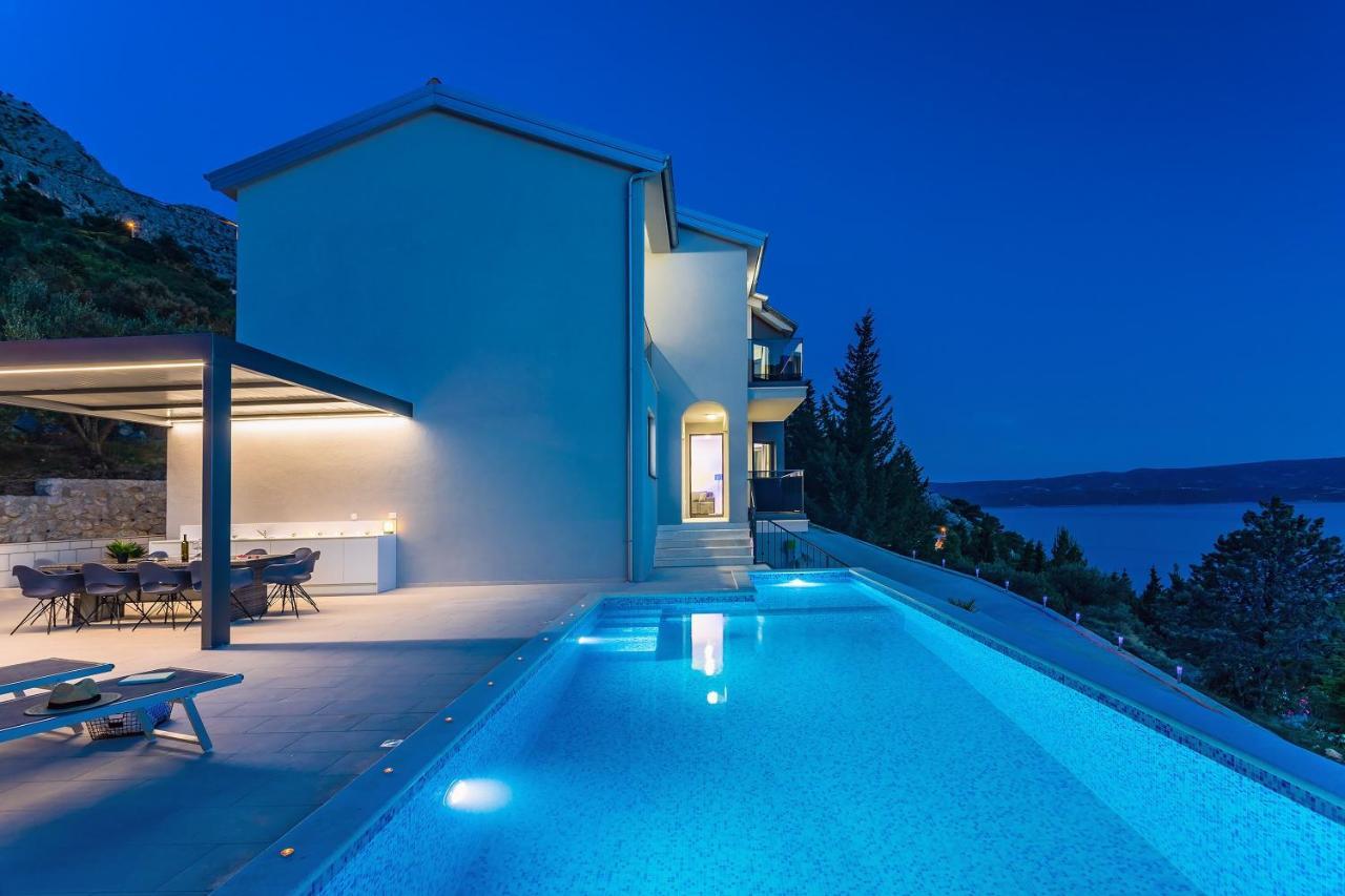 Villa Belvedere With Heated Pool, Billiards, Media Room, Sea Views,10 Pax Оміш Екстер'єр фото