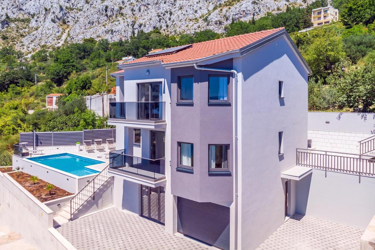 Villa Belvedere With Heated Pool, Billiards, Media Room, Sea Views,10 Pax Оміш Екстер'єр фото
