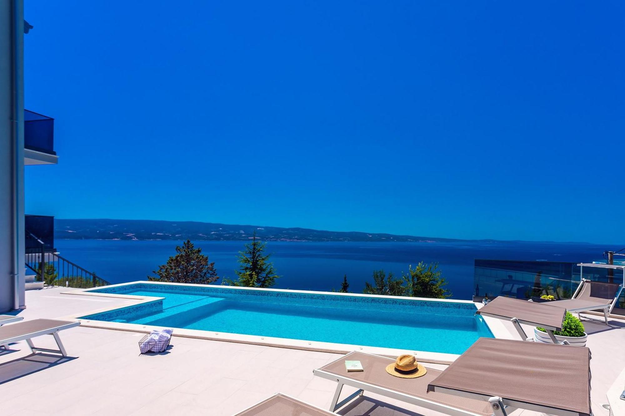 Villa Belvedere With Heated Pool, Billiards, Media Room, Sea Views,10 Pax Оміш Екстер'єр фото